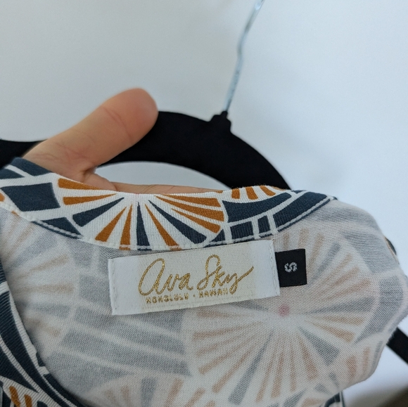 EUC Ava Sky Dress - Picture 3 of 3